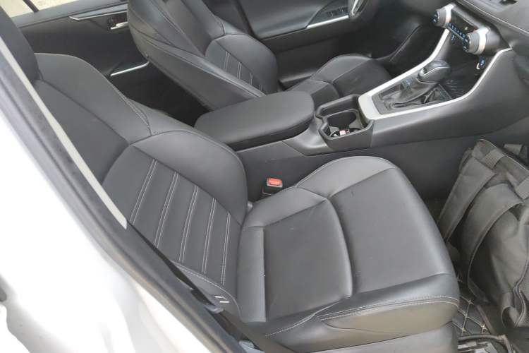 Used Toyota Wildlander 2022 2.0L CVT Two-Wheel Drive Luxury PLUS Edition
