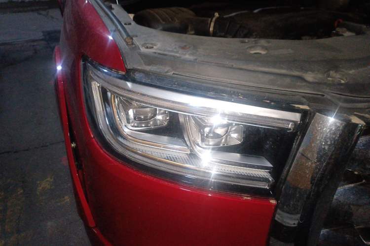 Used Great Wall Poer 2021 2.0T Global Version Automatic Gasoline 4x4 Sporty Standard-Box Trailer Edition GW4C20B Right Front Headlight