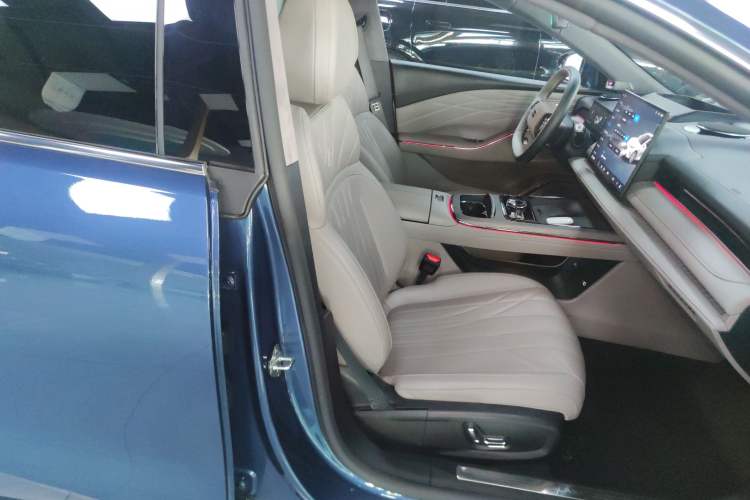 Used Geely Galaxy 8 2025 130km EM-P Starship Edition
