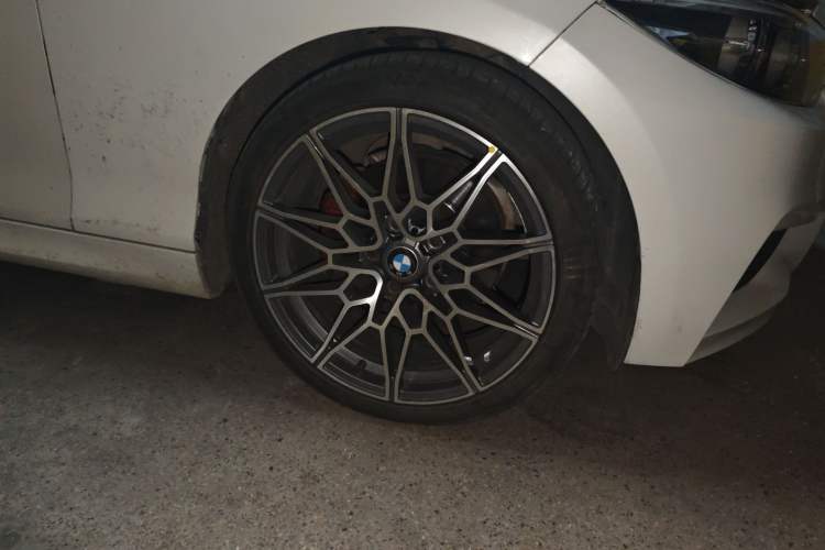 Used BMW 2 Series 2018 225i Convertible Coupe M Sport Edition Right Front Wheel Hub