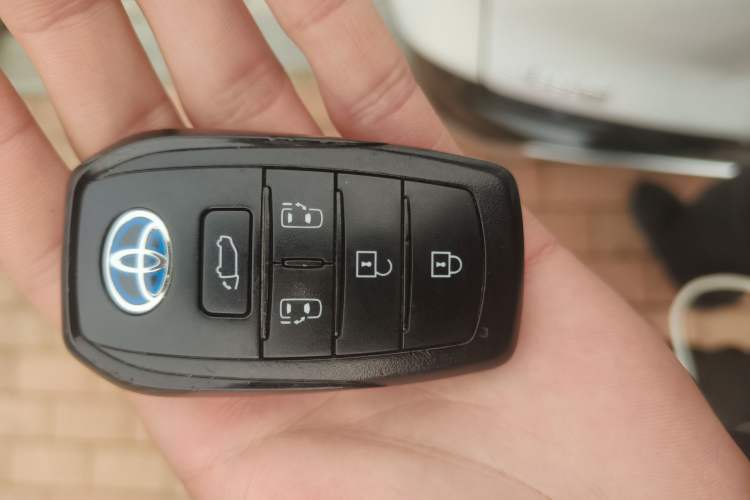 Used Toyota Granvia 2022 2.5L Hybrid Flagship Edition Vehicle Key