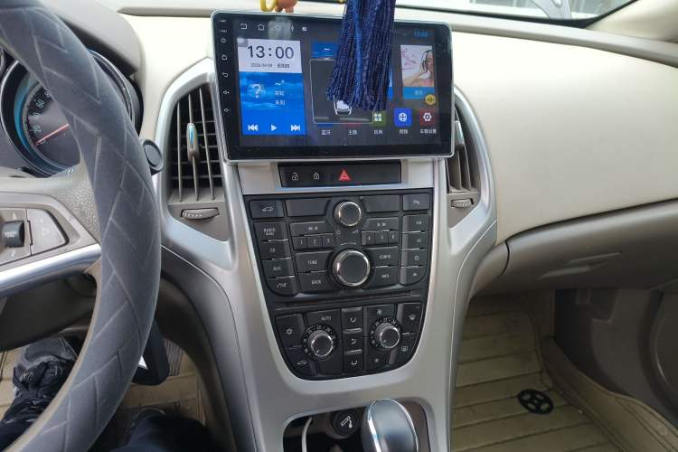 Used Buick GT 2013 GT 1.6L Automatic Fashion Edition Audio And AC Panel