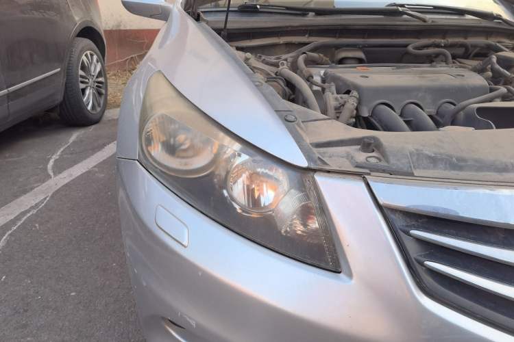 Used Honda Accord 2011 2.4L EX Right Front Headlight