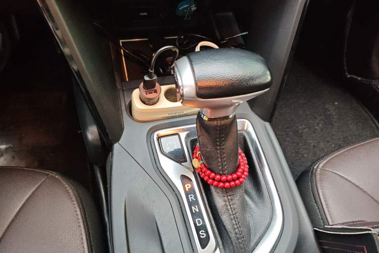 Used GAC Trumpchi GS4 2015 200T G-DCT Luxury Edition Gear Lever