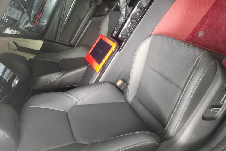 Used Toyota Camry 2026 Model Dual-Engine 2.0HSE Sport Lite Edition Right Front Seat