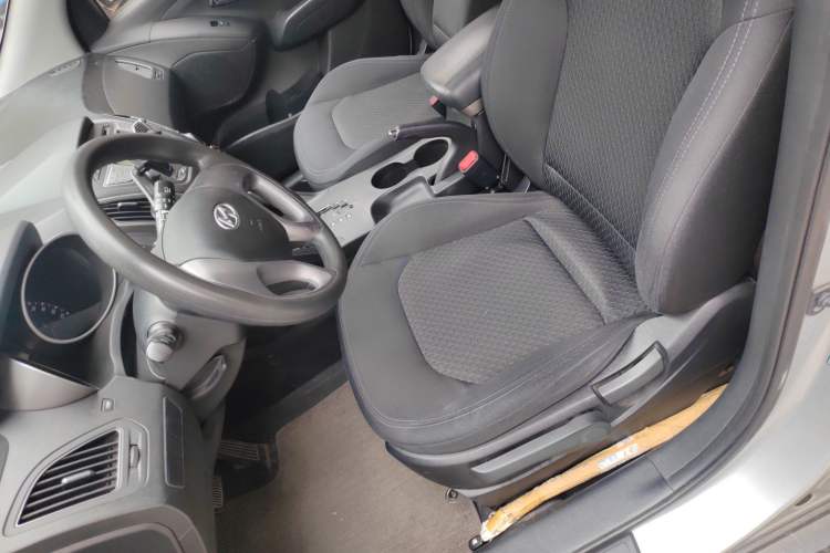 Used Hyundai ix35 2013 2.0L Automatic 2WD Comfort GL China IV Standard Left Front Seat