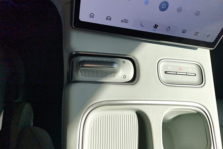 Used Nio ES6 2024 75 kWh
