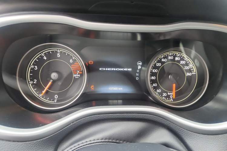 Used Jeep Cherokee 2016 2.4L Superior Edition
