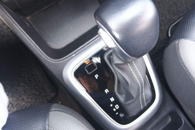 Used Kia kx1 Stonic 2021 1.4L Automatic Fun Edition Gear Lever