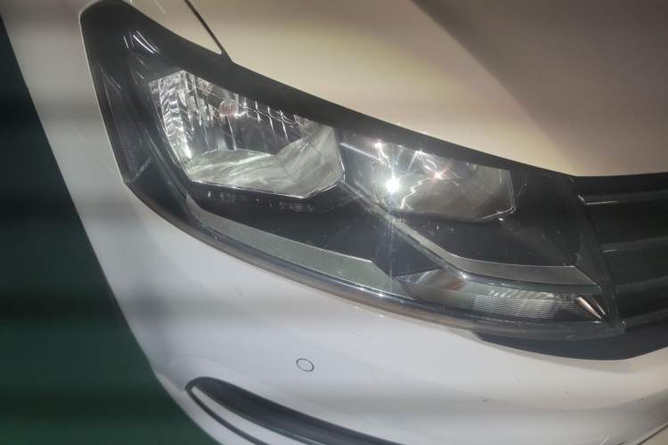 Used Volkswagen Gran Lavida 2017 180TSI DSG Comfort Edition Right Front Headlight