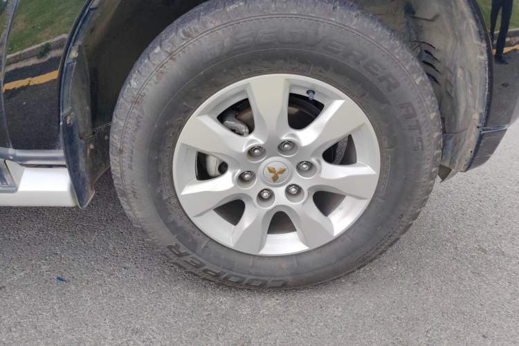 Used Mitsubishi Pajero 2016 3.0L Automatic Prestige Version China V Standard
