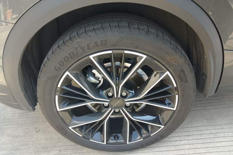 Used Lynk & Co 05 2023 2.0TD Two-Wheel Drive Shine Halo