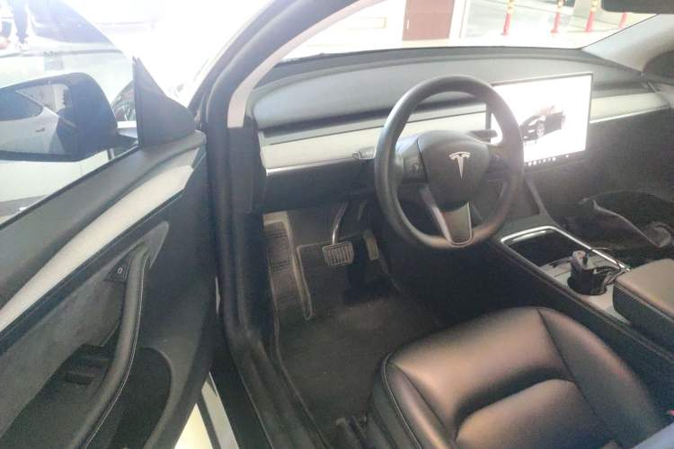 Used Tesla Model Y 2024 Rear-Wheel-Drive Version
