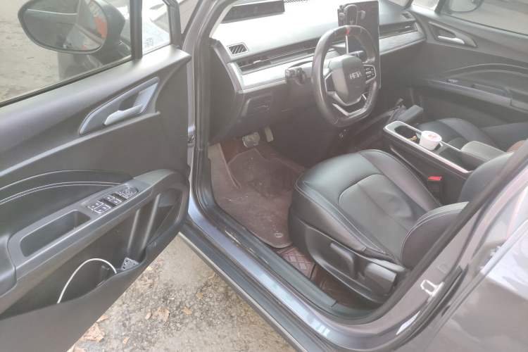 Used NETA V 2022 Chao 300 Lite Lithium Iron Phosphate Interior 3