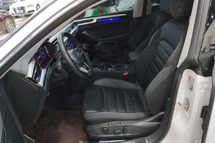 Used Volkswagen FAW-Volkswagen CC 2023 Hunting Vehicle 380TSI Hunter's Heart Edition
