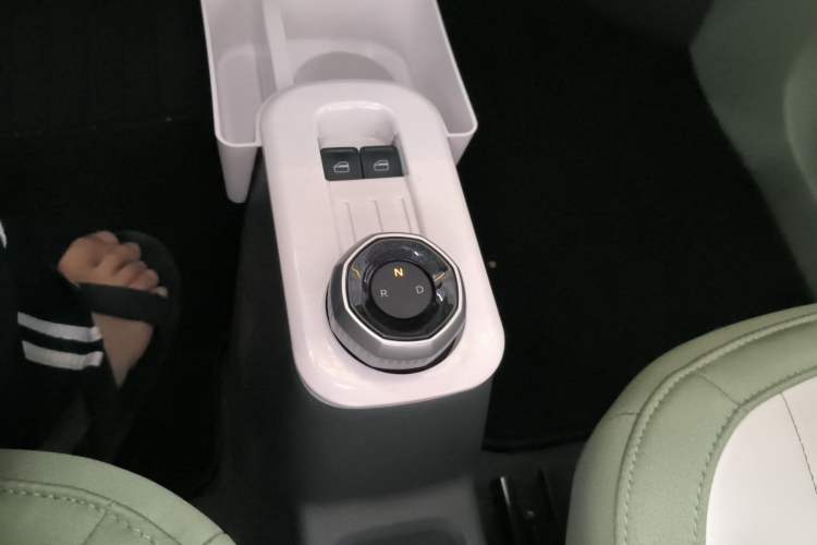 Used Geely Galaxy Panda 2025 210km Panda Rider Gear Lever