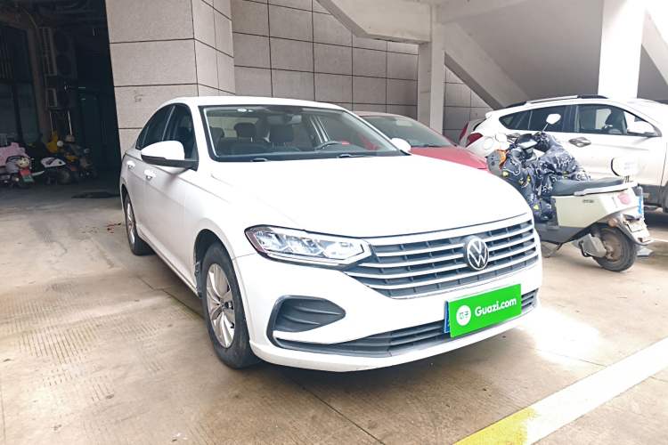 Used Volkswagen Lavida 2023 1.5L Automatic De Yi Edition Front Right 45 Deg