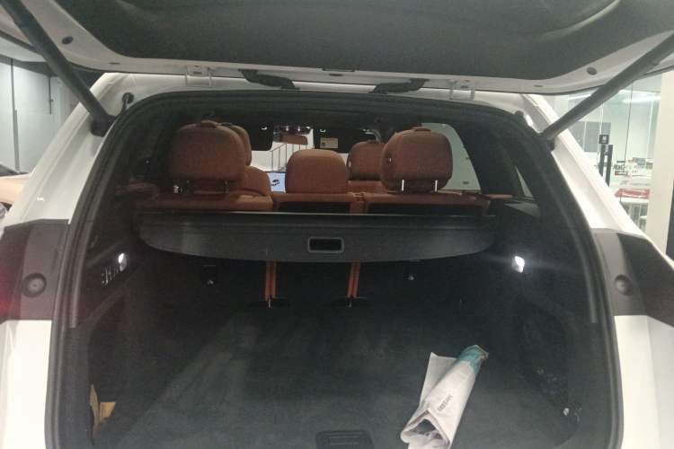 Used Li Auto L7 2023 Pro Model Trunk