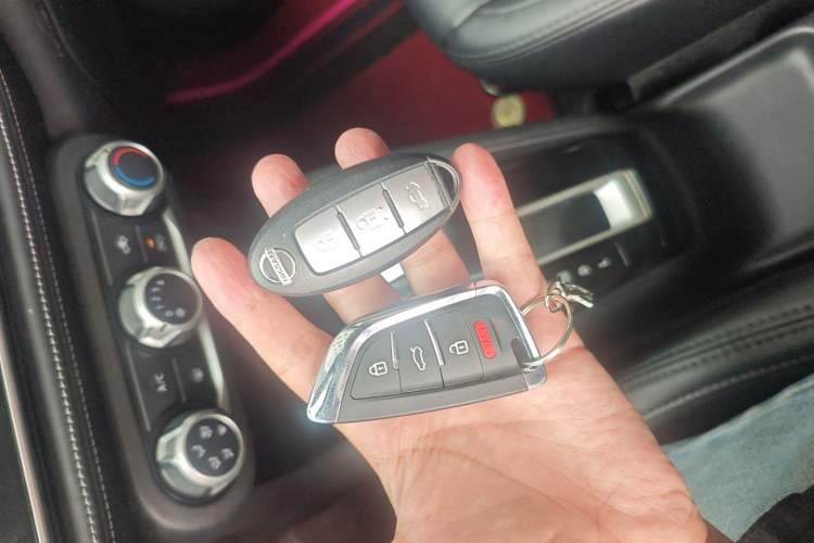 Used Nissan Kicks 2017 1.5L CVT Smart Drive Edition Vehicle Key