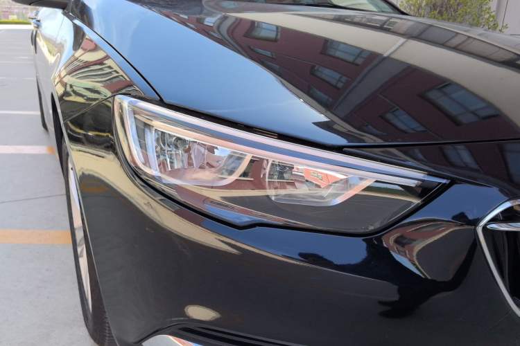 Used Buick Regal 2017 20T Luxury Model Right Front Headlight