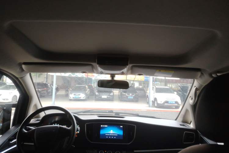 Used FORTHING Lingzhi 2022 Striving Version M5L 2.0L Luxury 7-Seater
