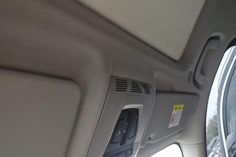 Used BMW X1 2016 sDrive18Li Luxury Model Headliner