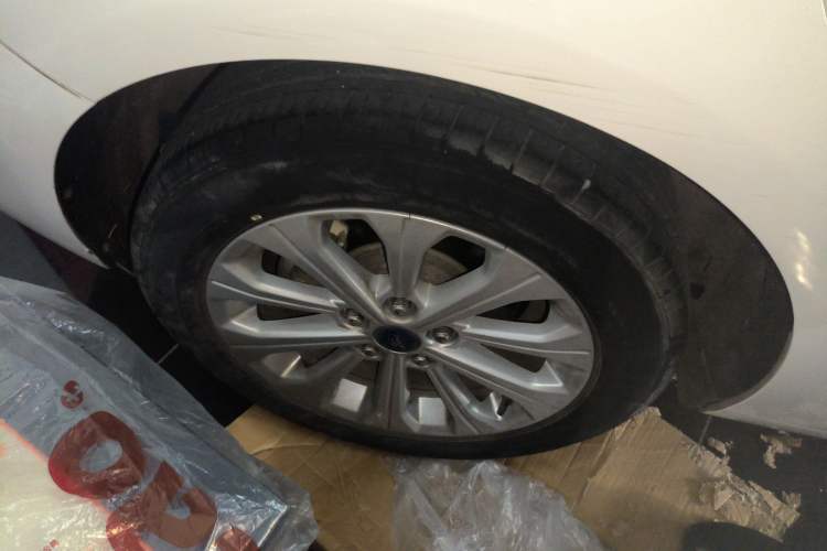 Used Ford Escort 2015 1.5L Automatic Fashion Model