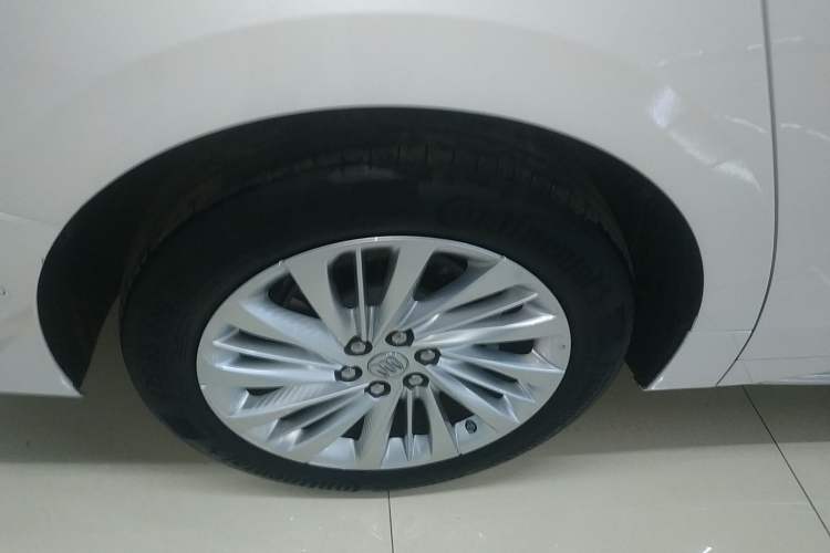 Used Buick Century 2025 2.0T Seven-Seater Yinshi Edition
