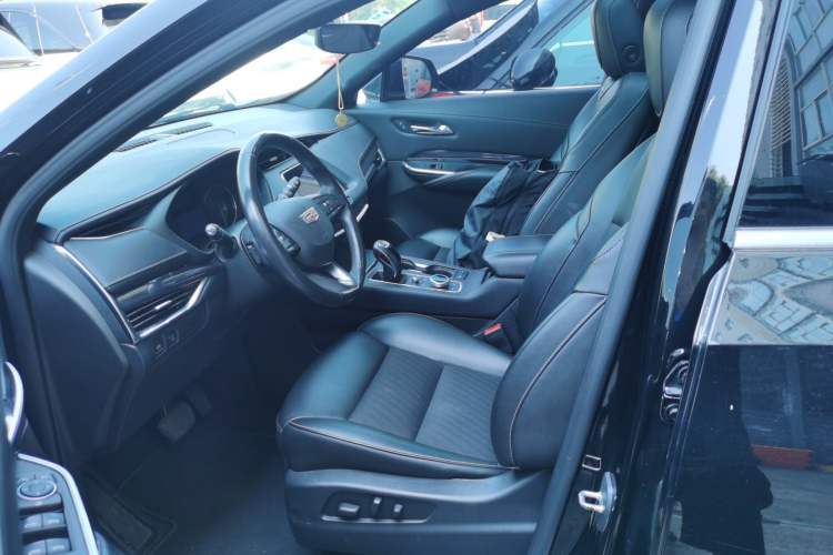 Used Cadillac XT4 2018 28T Two-Wheel Drive Tech Version