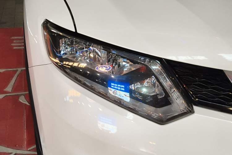 Used Nissan X-Trail 2015 2.0L CVT Comfort MAX Edition 2WD
