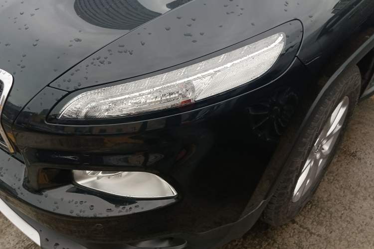 Used Jeep Cherokee 2016 2.4L Professional Edition Left Front Headlight