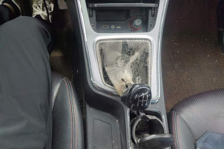 Used Baojun 560 2015 1.8L manual luxury version
