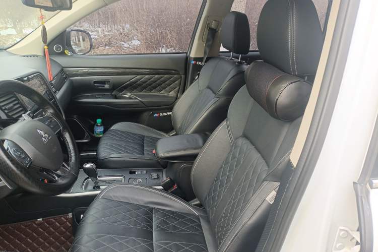 Used Mitsubishi Outlander 2020 2.4L 4x4 Zhi Xiang Edition 5 Seats