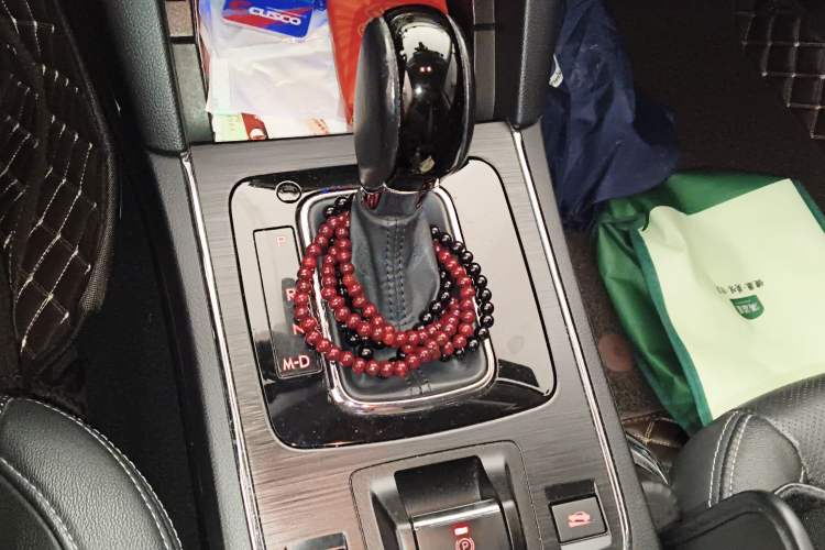 Used Subaru Outback 2017 2.5i Sport Navigation Edition with EyeSight Gear Lever