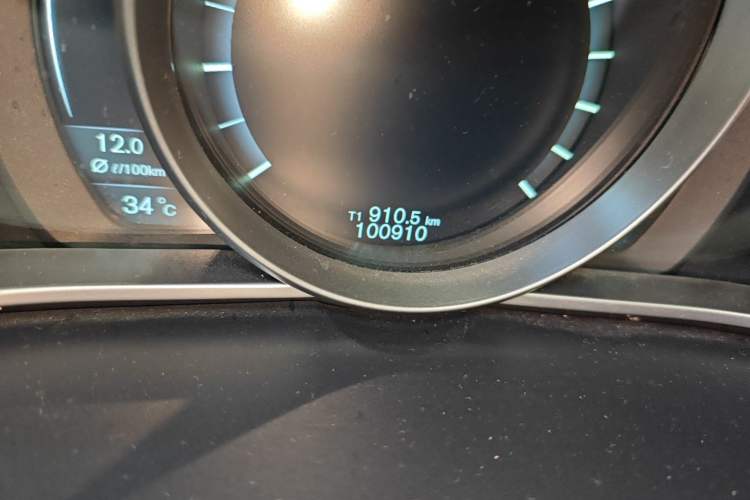 Used Volvo V40 2014 2.0T Zhiya Edition
