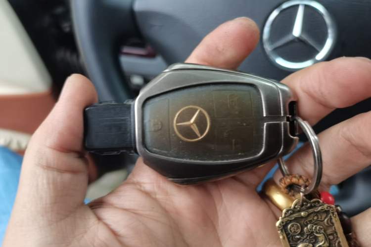 Used Mercedes-Benz Vito 2013 3.0L Elite Edition Vehicle Key