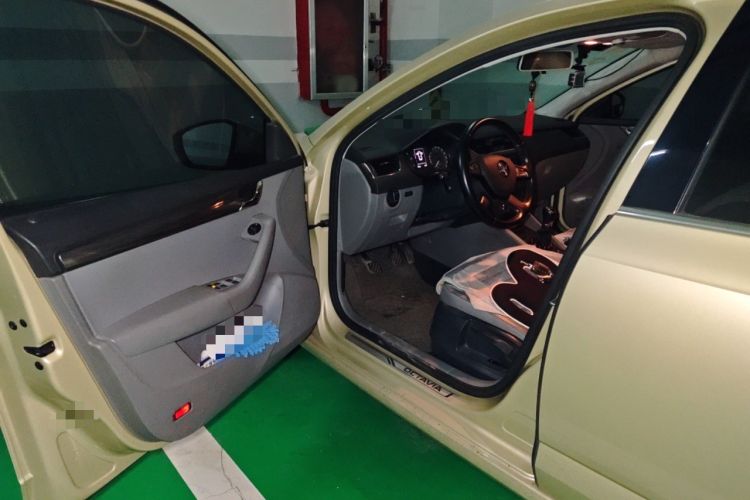 Used Skoda Octavia 2015 1.4TSI Manual Yijun Edition
