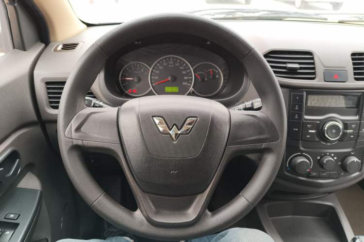 Used Wuling Hongguang 2015 1.2L S Base Model China V Standard