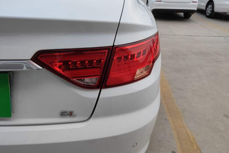 Used Geely Auto Emgrand GL 2018 1.4T Manual Elite Smart Connectivity Version Right Rear Taillight