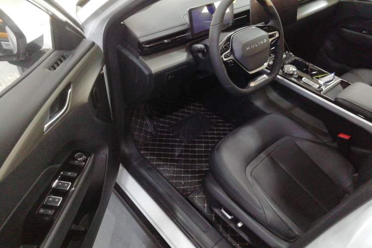 Used Wuling Xingguang 2024 Co-Creation Edition 510 Advanced Model
