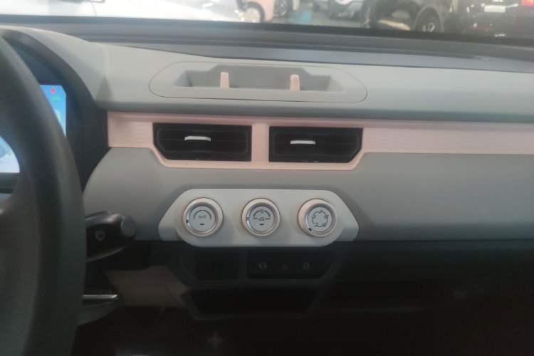 Used Chery QQ Ice Cream 2022 170km Sundae Phosphate Lithium-Ion