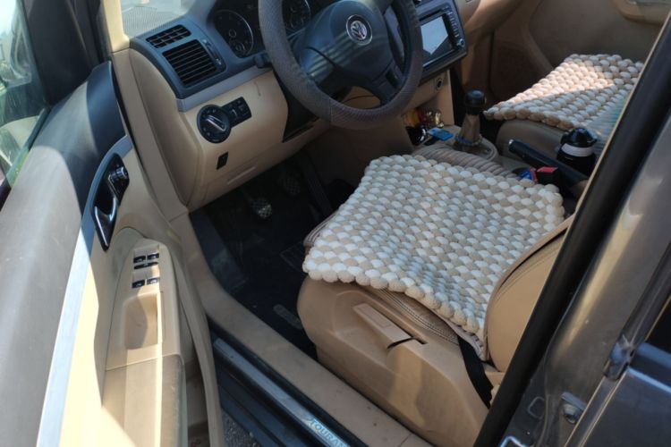 Used Volkswagen Touran 2011 1.4T Manual Zhiya Edition 5 Seats Driver Seat