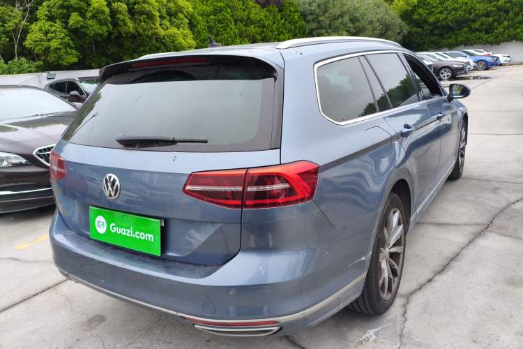 Used Volkswagen Variant 2016 380TSI Two-Wheel Drive R-Line Version Rear Right 45 Deg