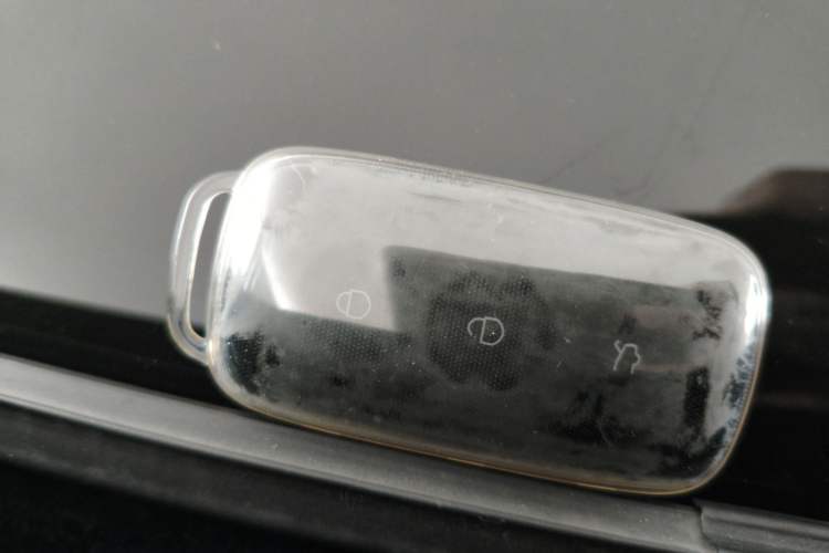 Used Geely Galaxy M9 2025 Model 210km Four-Wheel-Drive Leading Edition Vehicle Key