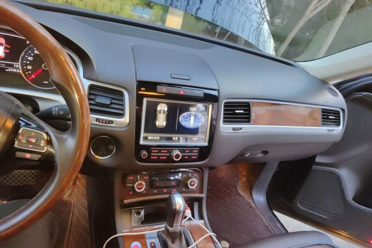 Used Volkswagen Touareg 2011 3.0 TSI High-End Version
