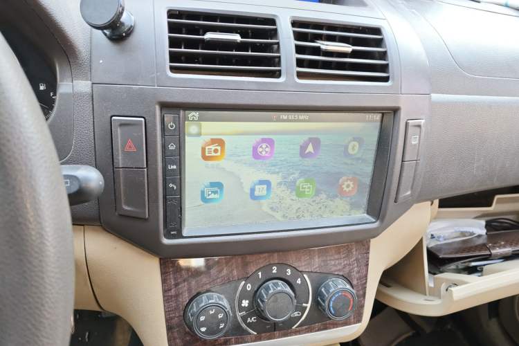 Used BAIC Weiwang M20 2014 1.5L practical type BJ415A Audio And AC Panel