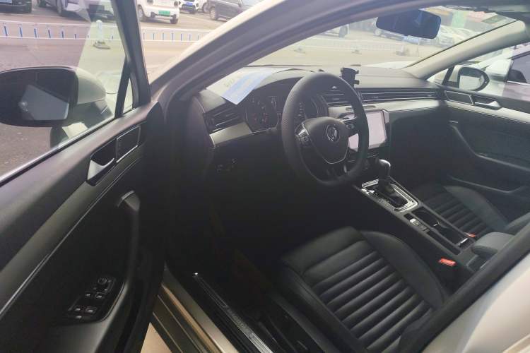 Used Volkswagen Magotan 2018 330TSI DSG Advanced Model
