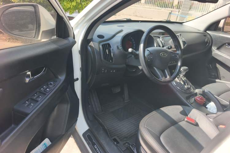 Used Kia Sportage R 2011 2.0L Automatic Two-Wheel Drive Premium Edition
