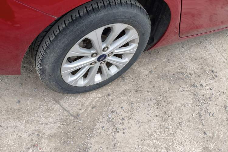 Used Ford Escort 2015 1.5L Automatic Fashion Model