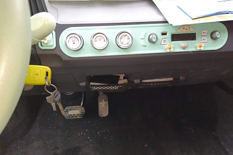 Used Wuling Hongguang MINIEV 2021 Macaron Premium Model – Lithium Iron Phosphate